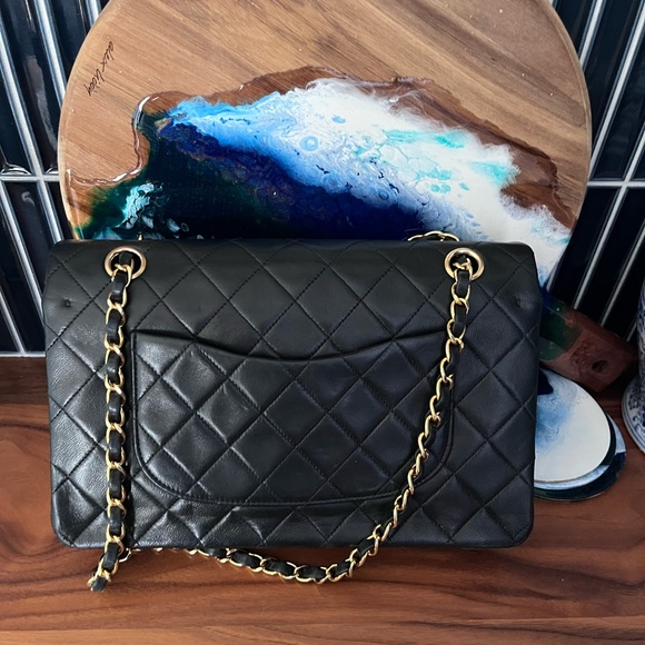 Chanel medium classic flap in lambskin - Picture 13 of 15